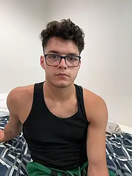 הופעת וובקאם של Caleb-Sweats
