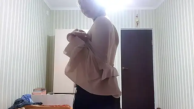 Онлайн чат XXX JennyShortcut