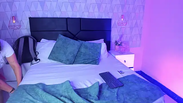 Chat +18 de EmeelyMuller ao vivo
