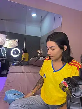AlyssaRay live XXX chat