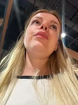 دردشة HarrietDart الجنسية المباشرة