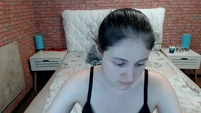 Chat +18 de Holliy_Cooper ao vivo