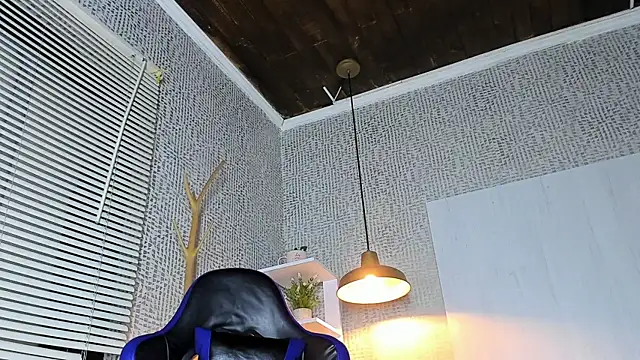 Daniel_huge22 élő XXX-chatje