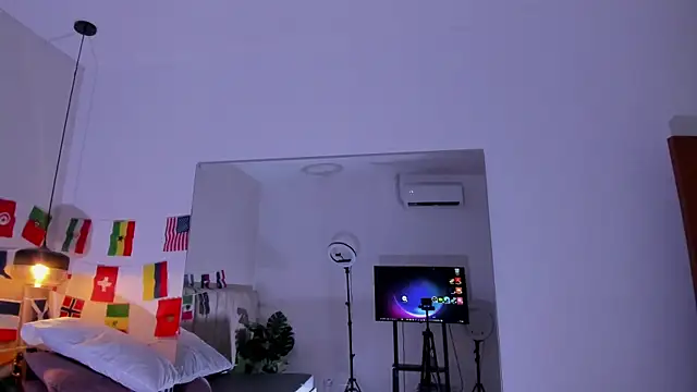 צ'אט XXX בשידור חי של DinahCarter