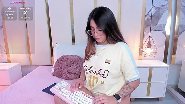 KamilaVegga Adlı Modelin Canlı XXX Sohbeti