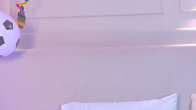 NaomiKlarc 라이브 XXX 채팅