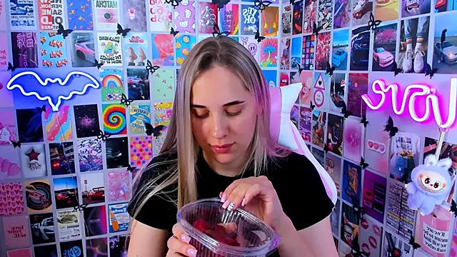 MiaMilas' Live XXX Chat
