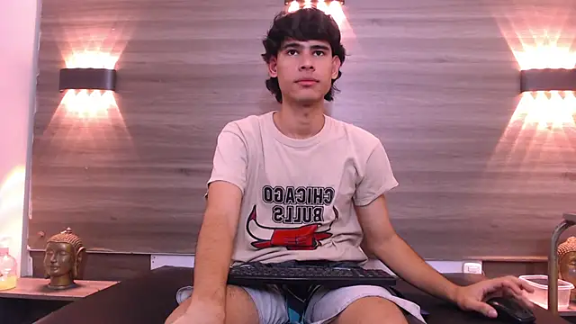 Kevin_Brooks1 现场XXX聊天