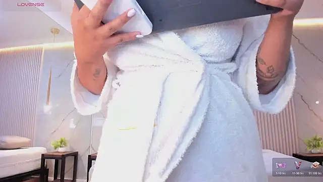 luna_taylorss Live XXX Chat
