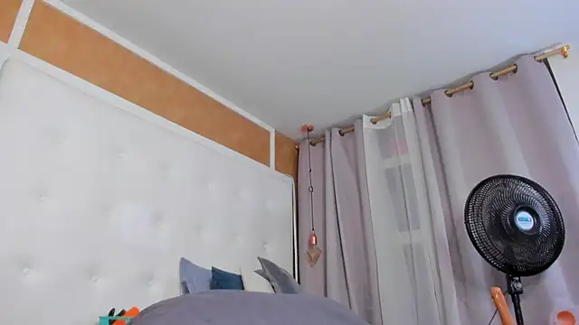 _evamilf_ Live XXX-Chat