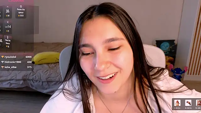 Ari_Grend Adlı Modelin Canlı XXX Sohbeti