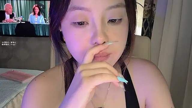 LongLongQueen's Live XXX Chat