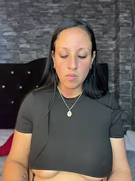 Chatroom XXX en direct de Cloe-Fire