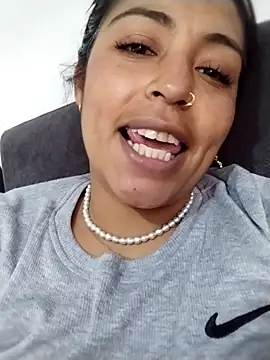 Živý XXX chat Aisha_09