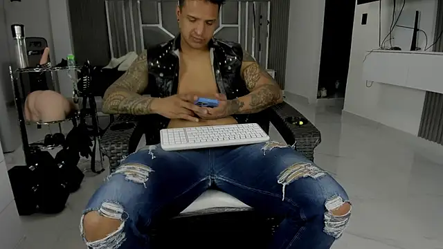 Chat XXX Live master_leather