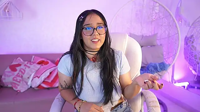 VioletJoness_ Chat XXX in diretta