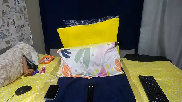 Candylips22's Live XXX Chat