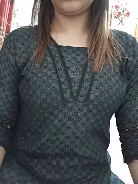 Tanha18 লাইভ XXX চ্যাট