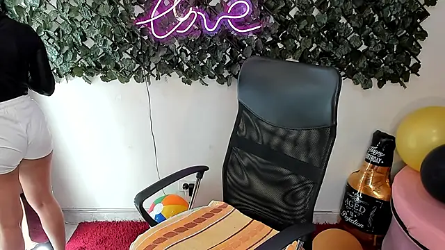 DestinyHills Chat XXX in diretta