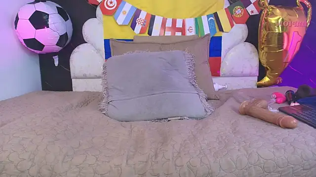 _MiaBrown_ Chat XXX in diretta