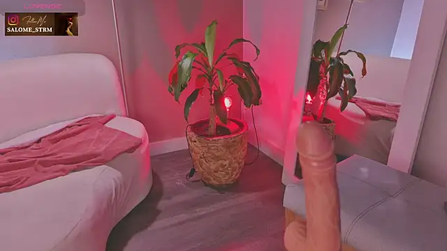 XXX chat uživo modela SalomeStorm_