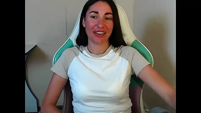 Cammil1a_horn's Live XXX Chat