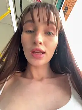 -missbehaving-'s Live XXX Chat