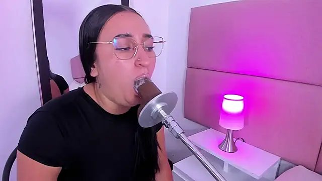 SammyMorales 现场XXX聊天