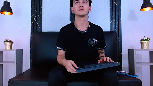 Chat +18 de Feiccer_Castquer ao vivo