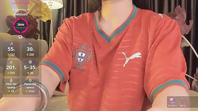 IvyMiss102 现场XXX聊天