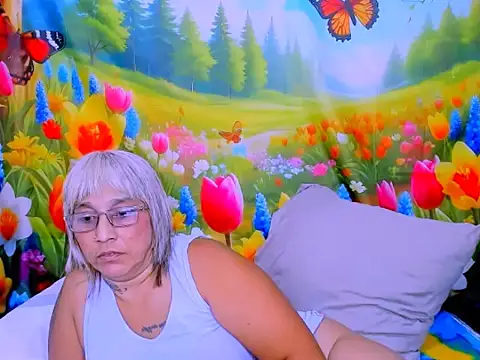 indianroxy Adlı Modelin Canlı XXX Sohbeti