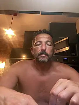 XXX chat uživo modela daddy3945