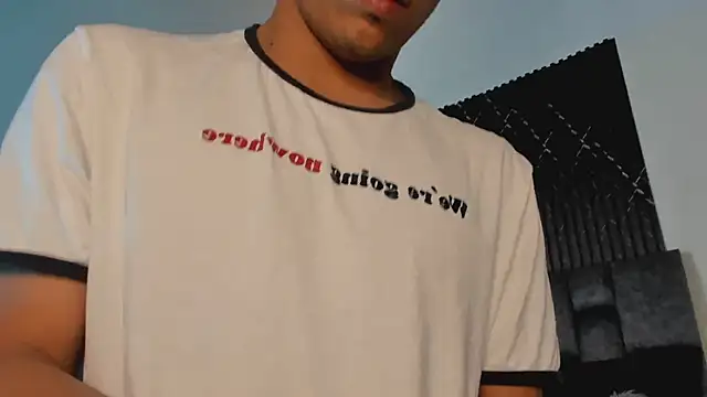 Liamsubtle01 élő XXX-chatje