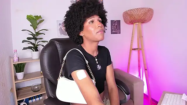 NaomiSaenz_'s Live XXX Chat