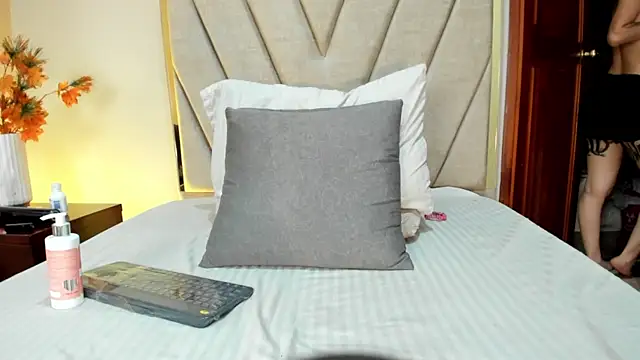 Chat +18 de ParisFlowerr ao vivo