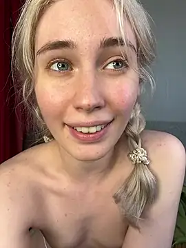 Chat +18 de LovelyMiu ao vivo