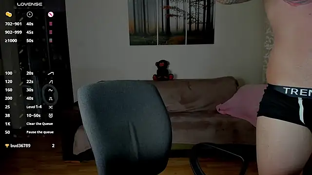 Gymdominusn Live XXX chat