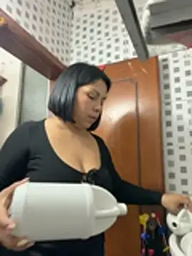 XXX chat uživo modela ISABELLA__LUNA