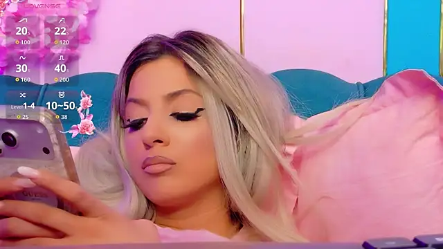 AriannaSins live XXX chat