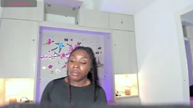 TaylorBloom's Live XXX Chat