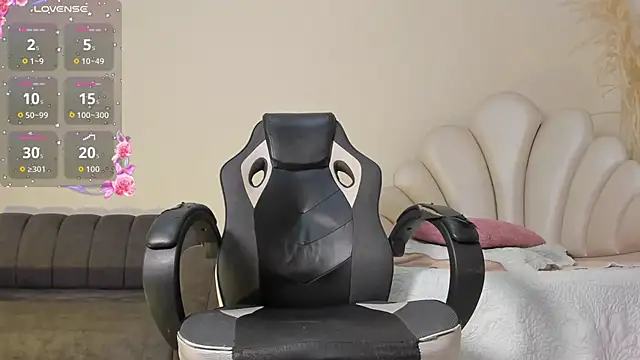 MaximusClark Live XXX Chat