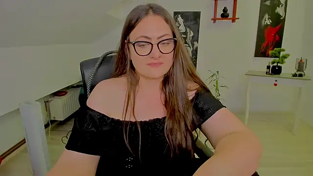 MistressDarrah's Live XXX Chat