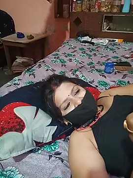 ZOYA-STRIP élő XXX-chatje