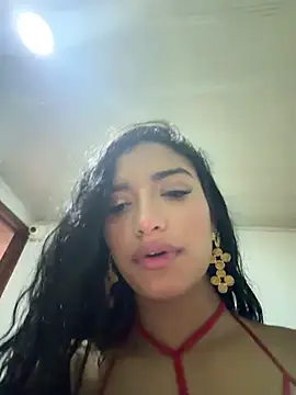 AlinaArgii Chat XXX in diretta