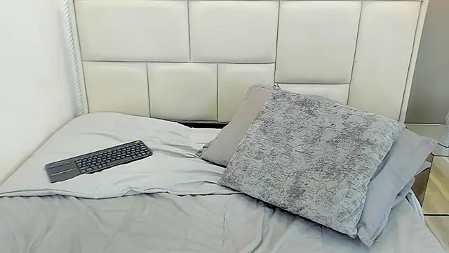 Chatroom XXX en direct de thom_ames