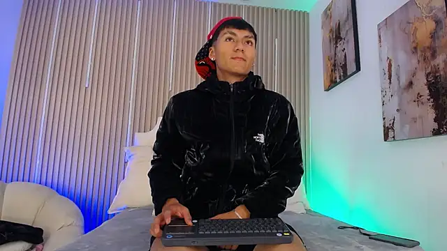 Chat +18 de AdrianStark_ ao vivo