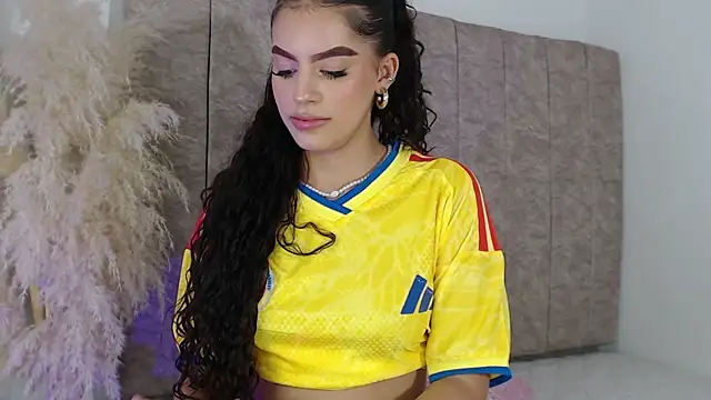 Lucyhunter Live XXX-chat