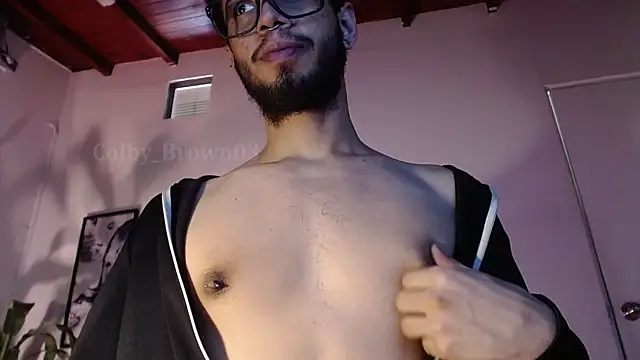 Chat XXX en directo de Colby_brown03