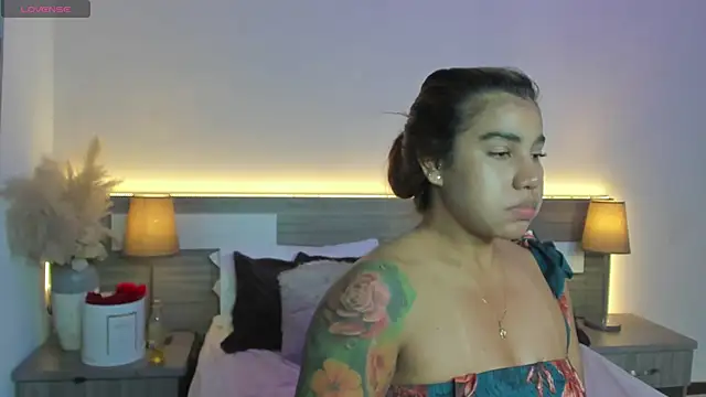 Chat XXX en directo de ZarahFoxx