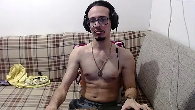 cholitohermoso Adlı Modelin Canlı XXX Sohbeti
